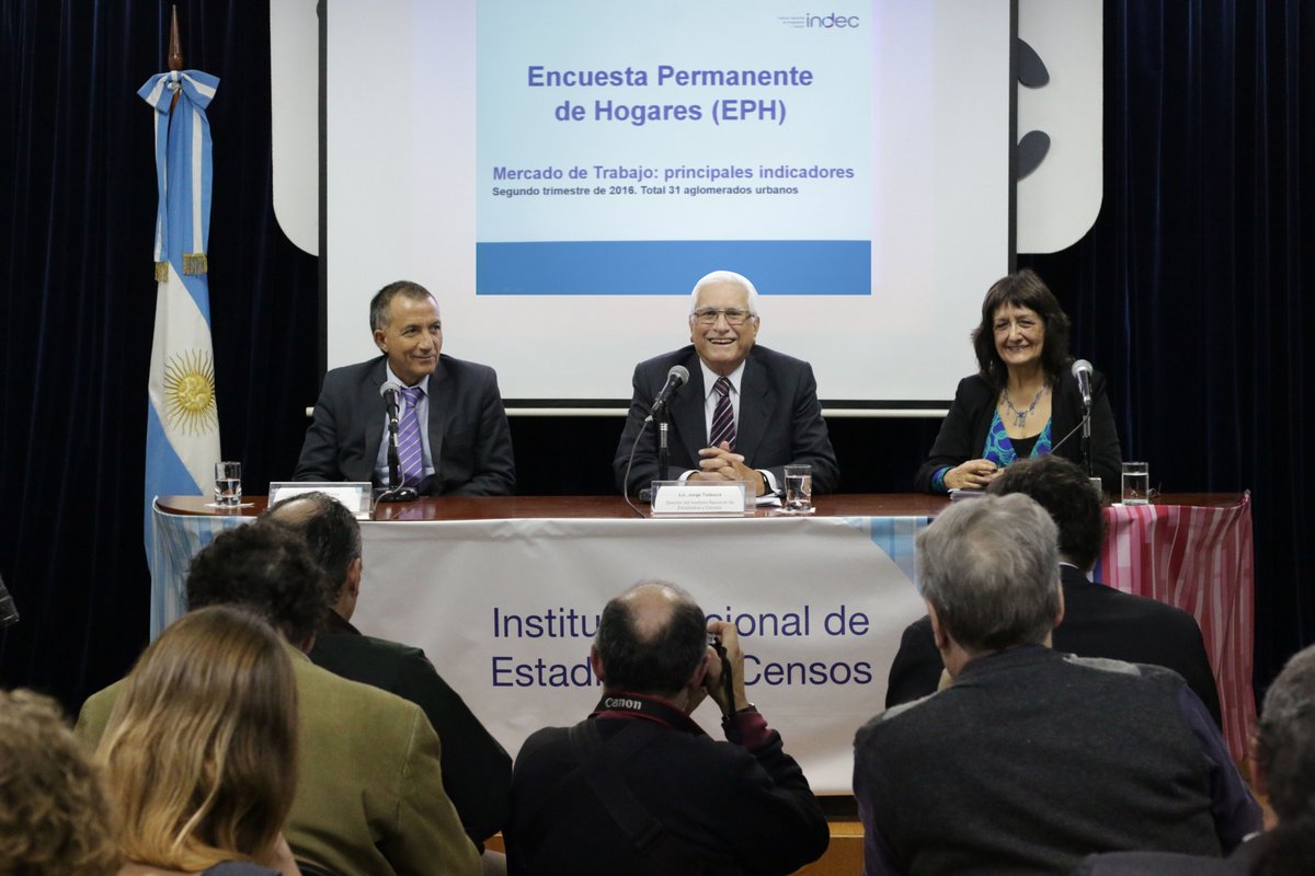 23/08/16.  Lic. Jorge Todesca, Lic. Fernando Cerro y Mag. Cynthia Pok en la conferencia de prensa para presentar los datos de mercado de trabajo (EPH).