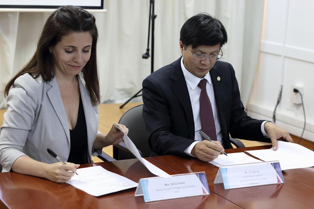 5/12/2016. Firma de un acuerdo de armonización de estadísticas de comercio exterior entre la República Argentina y la República Popular de China.